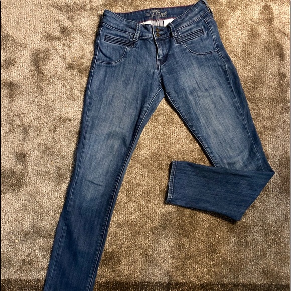 Old Navy Denim - 🦩Old Navy The Flirt straight Jeans 2
